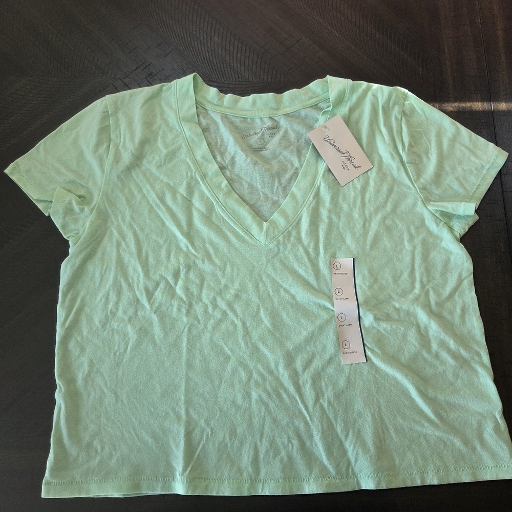 V-Neck Short Sleeve T-Shirt in Mellow Green |  Size L  New